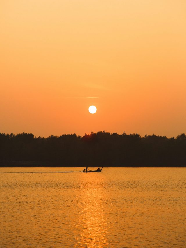 Canoe boat - sunrise